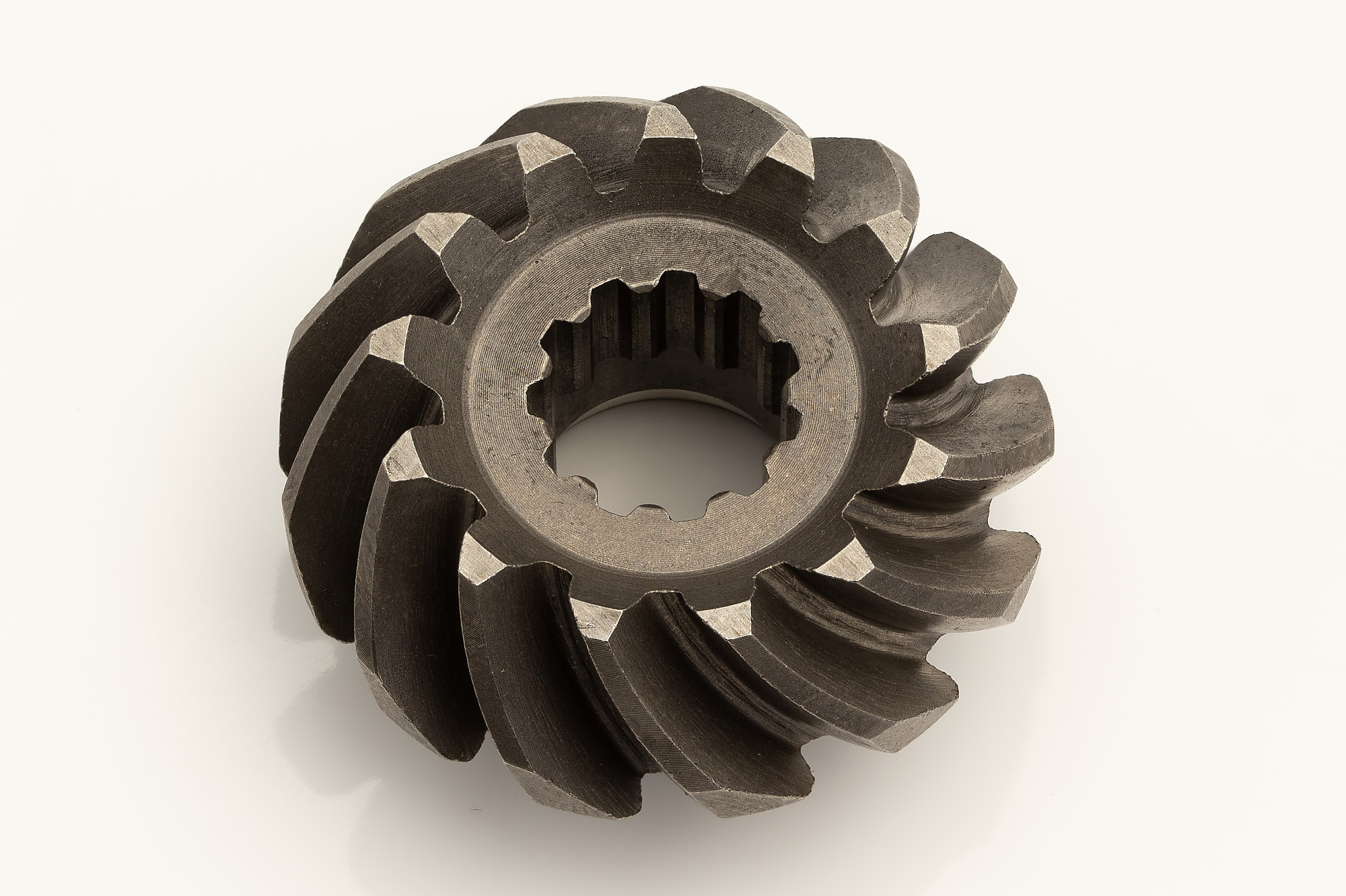 Шестерня ведущая TOHATSU 18HP 350-64020-0